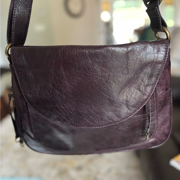 Latico U.S.A. Purple Leather Flapover Shoulder Bag Adjustable Strap - Picture 9 of 12